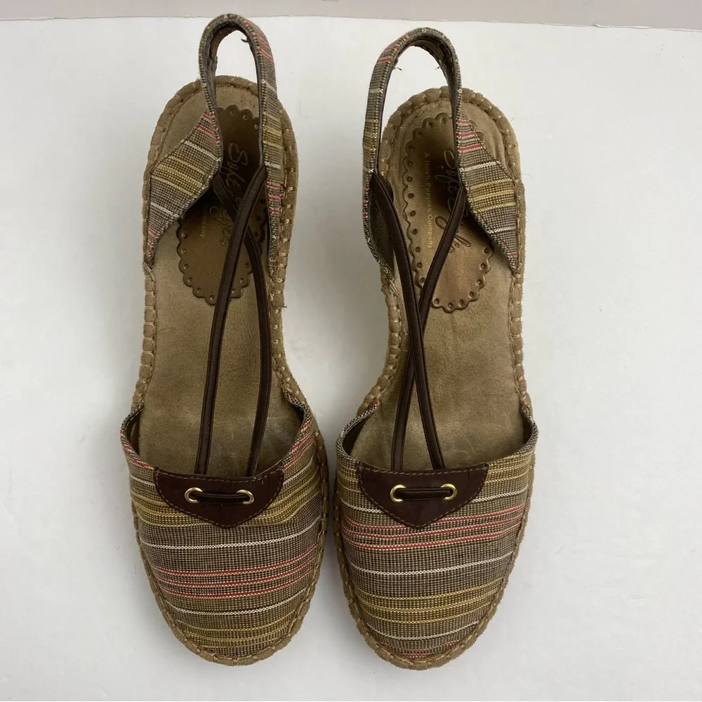 Soft Style size 8.5 Women’s Brown Espadrille Wedge Sandals